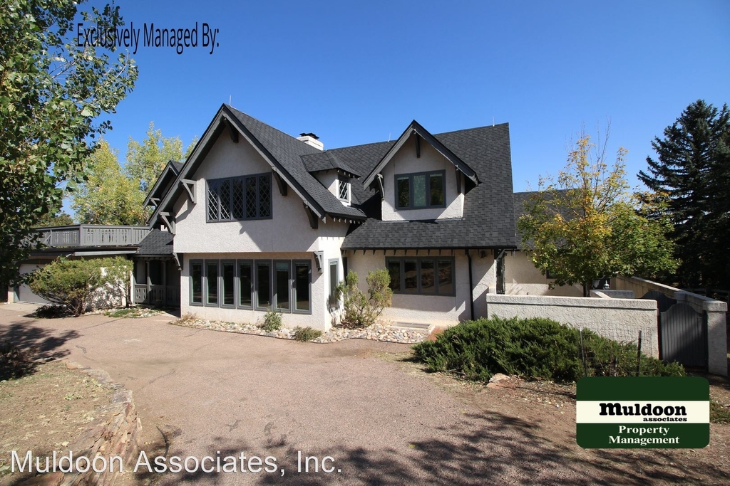 17 Penrose Blvd - Photo 0