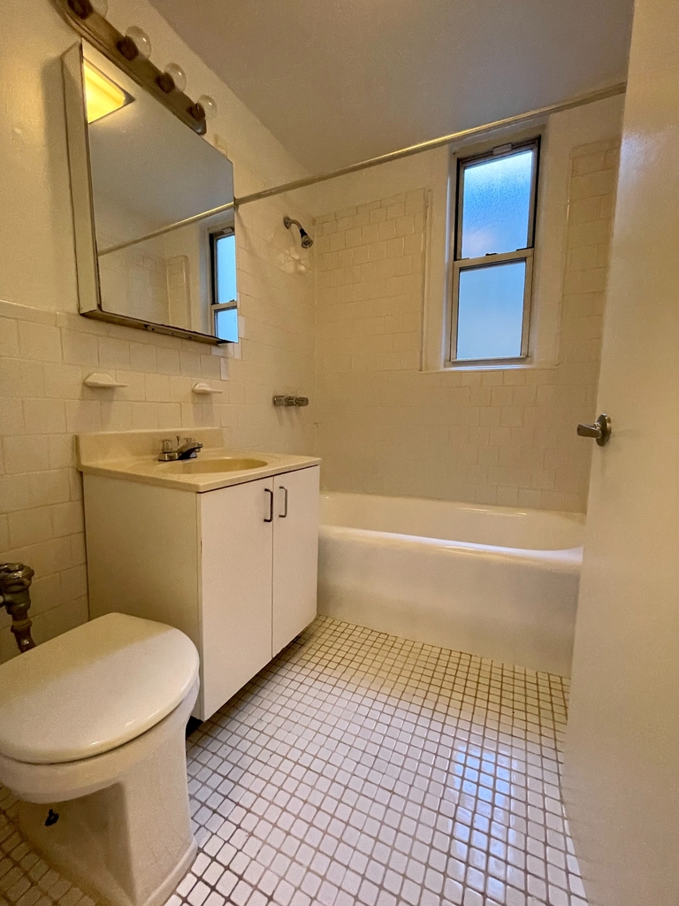 West 13th Street - Photo 3