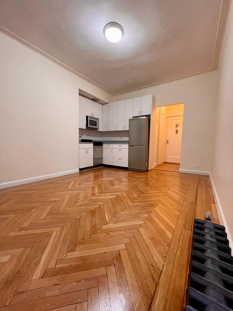 West 13th Street - Photo 0