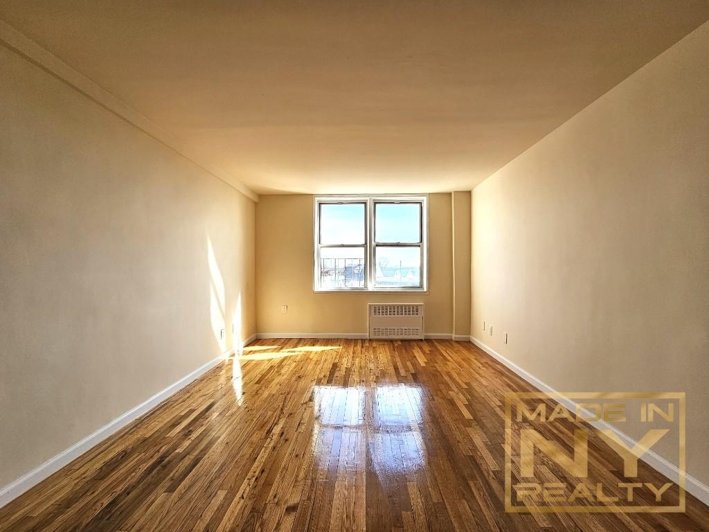224-10 Jamaica Ave - Photo 0