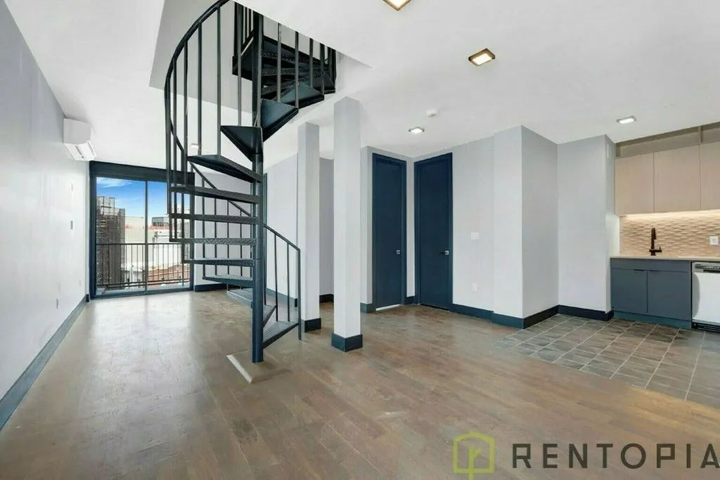 475 Grand Street - Photo 2