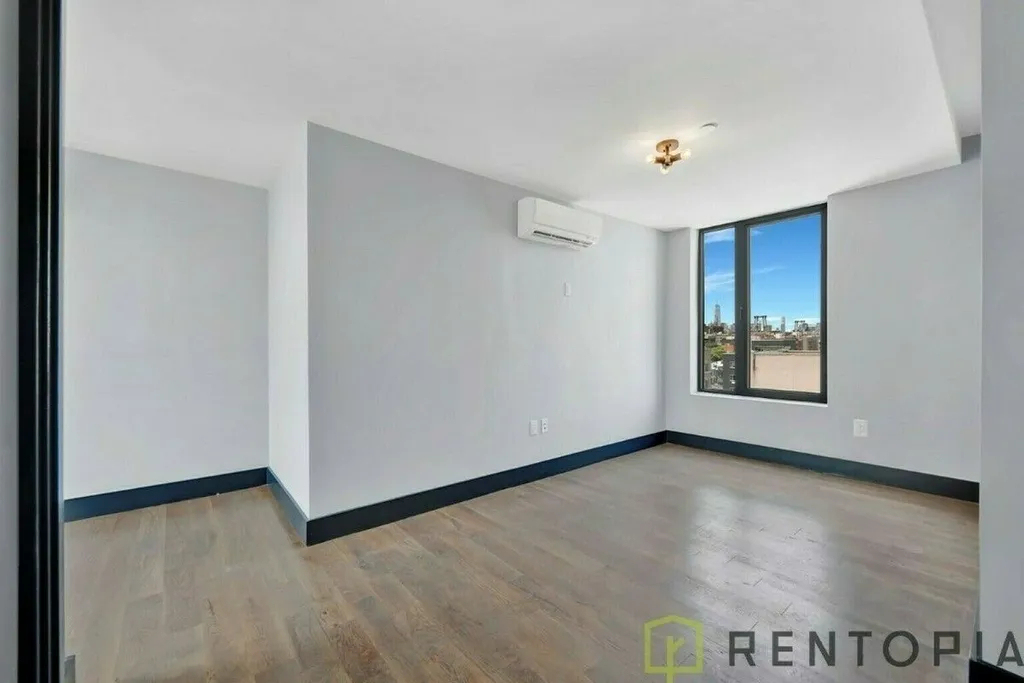 475 Grand Street - Photo 7