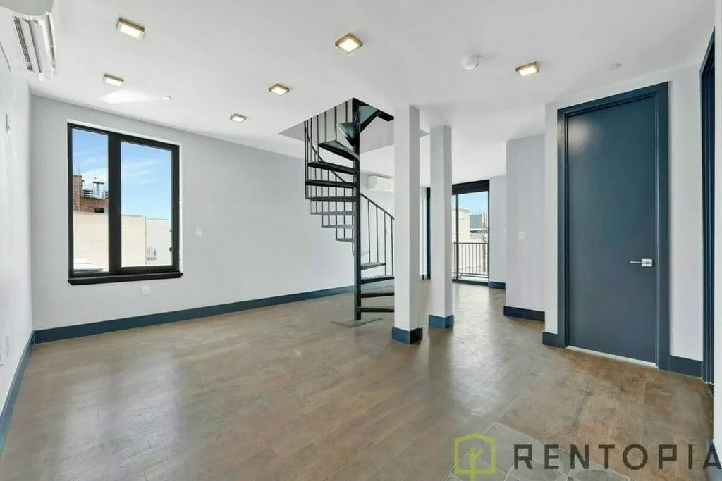 475 Grand Street - Photo 3