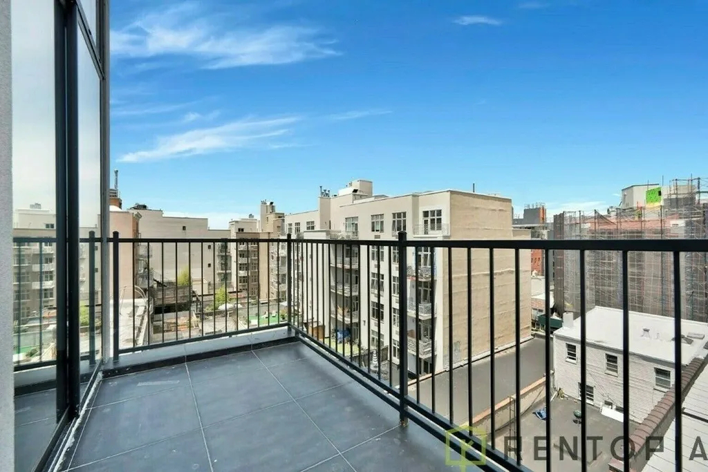 475 Grand Street - Photo 11