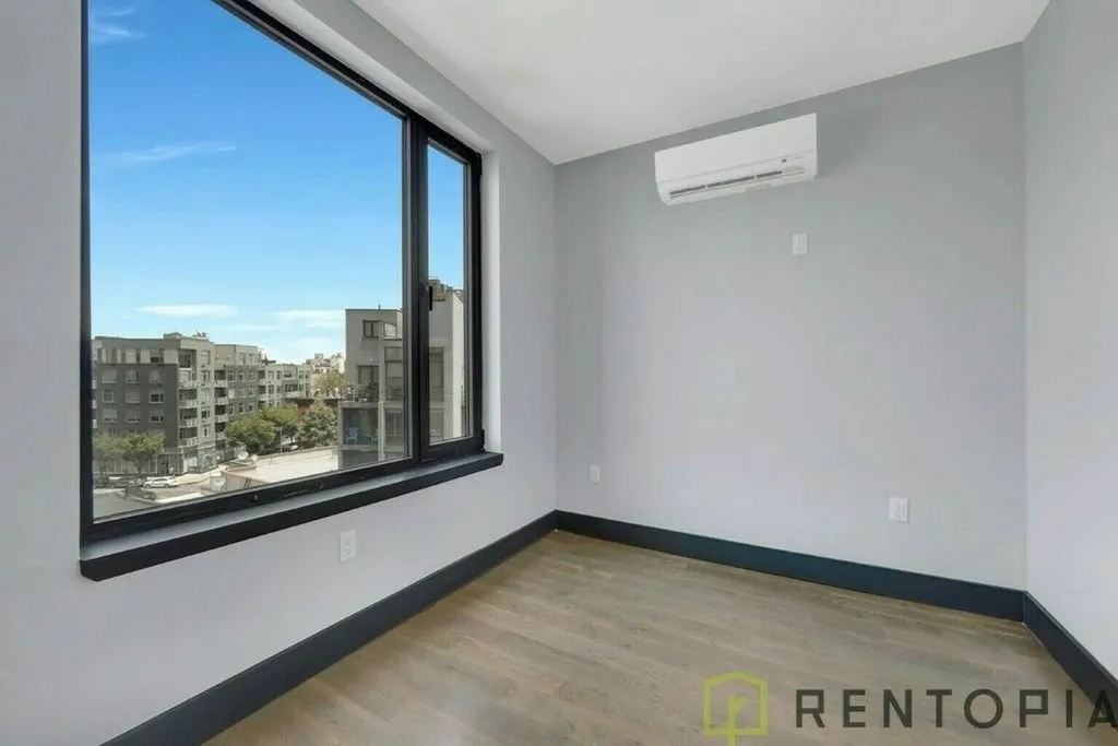 475 Grand Street - Photo 8