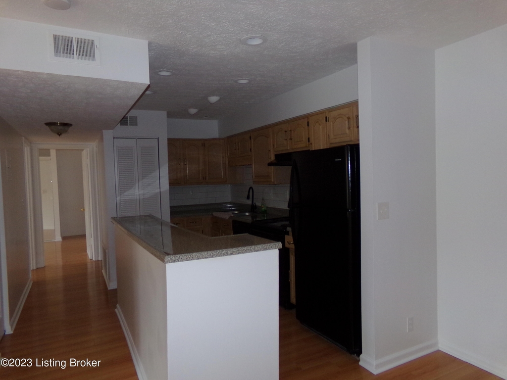 7088 Wildwood Cir - Photo 2