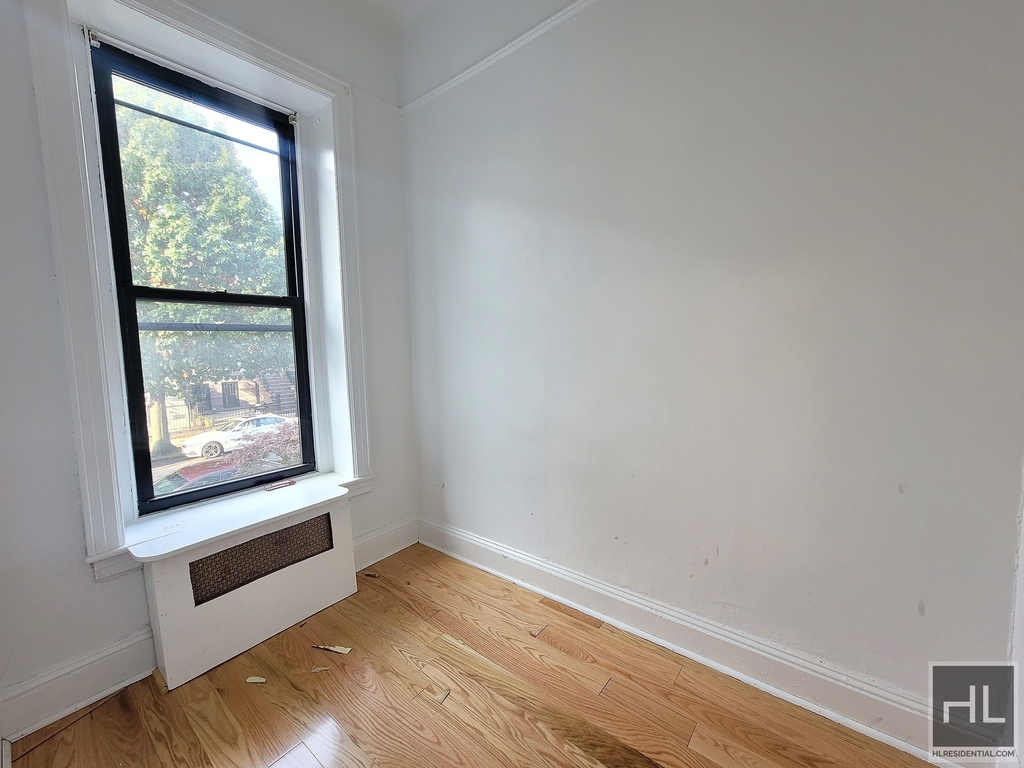 434 Bainbridge Street - Photo 5