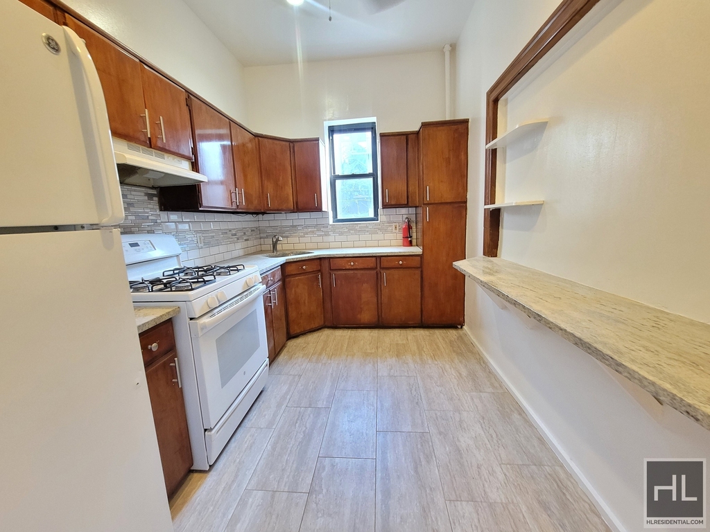 434 Bainbridge Street - Photo 6