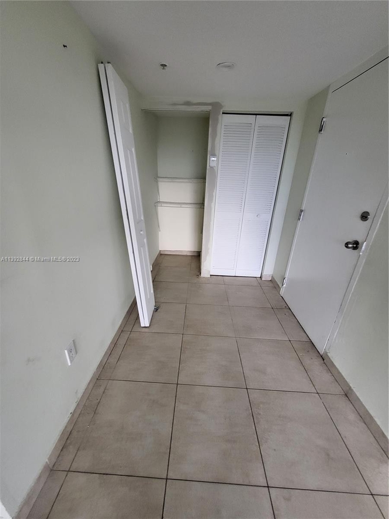 2647 Nw 25th Ave - Photo 10