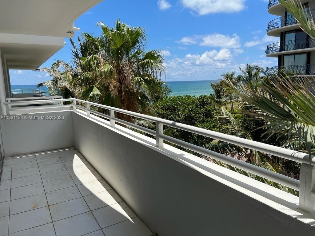 8911 Collins Ave - Photo 8