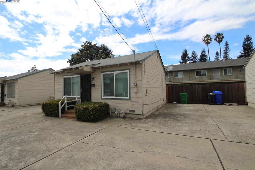 21752 Vallejo St - Photo 2