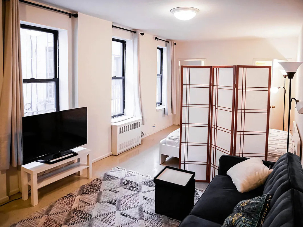 206 East 67th Street - Photo 2