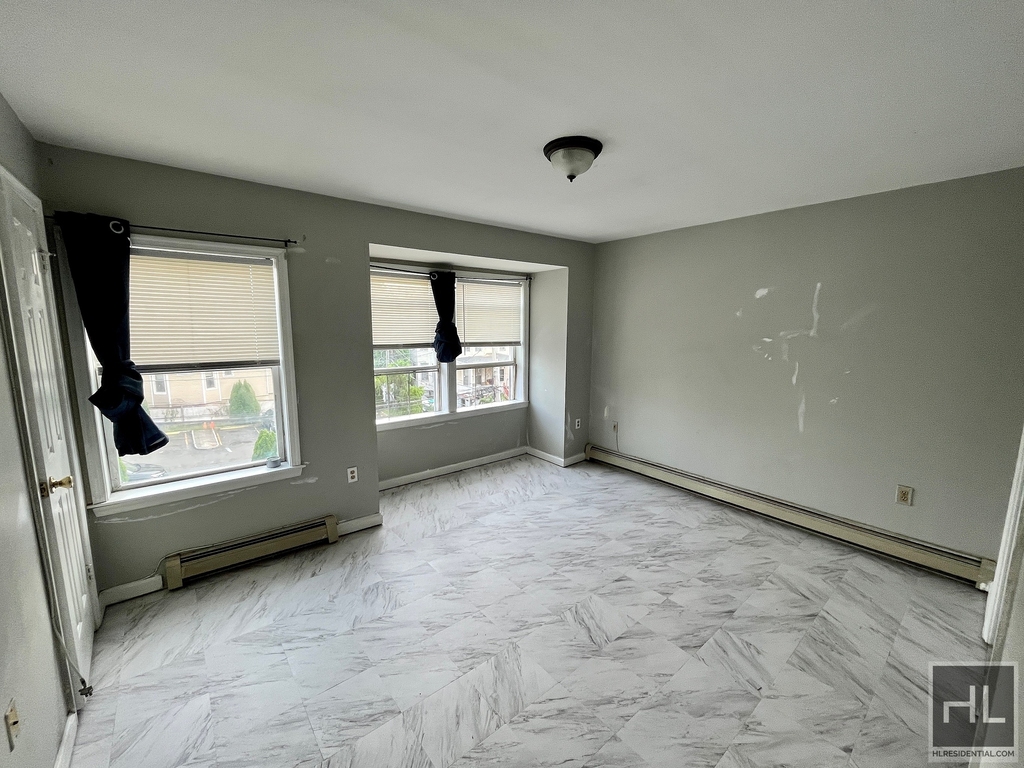 75 Ludlow St Yonkers - Photo 2