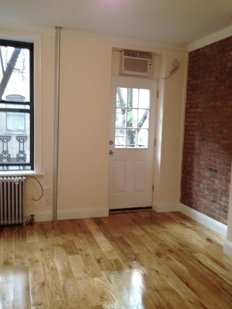 East 7th Street and 1st Avenue - Photo 9