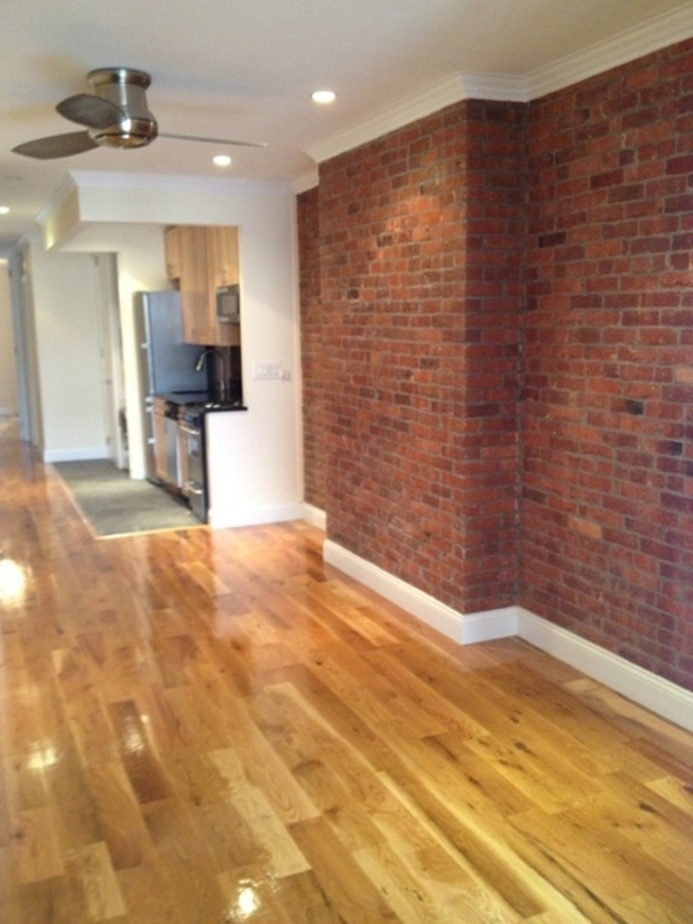 East 7th Street and 1st Avenue - Photo 0