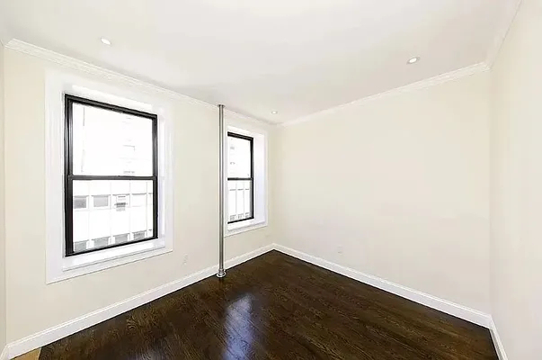 1379 Lexington Avenue - Photo 3