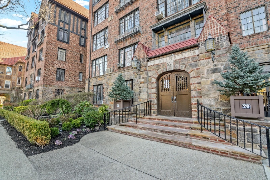 20 Continental Avenue - Photo 15