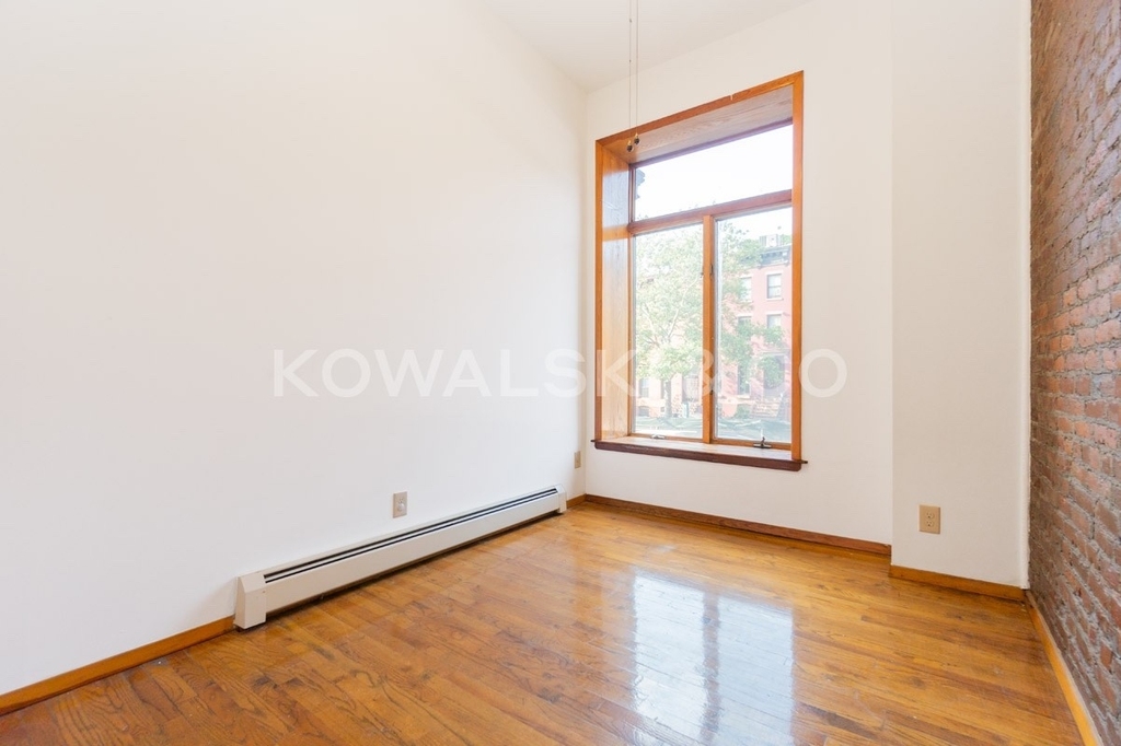 468 9th St. - Photo 6