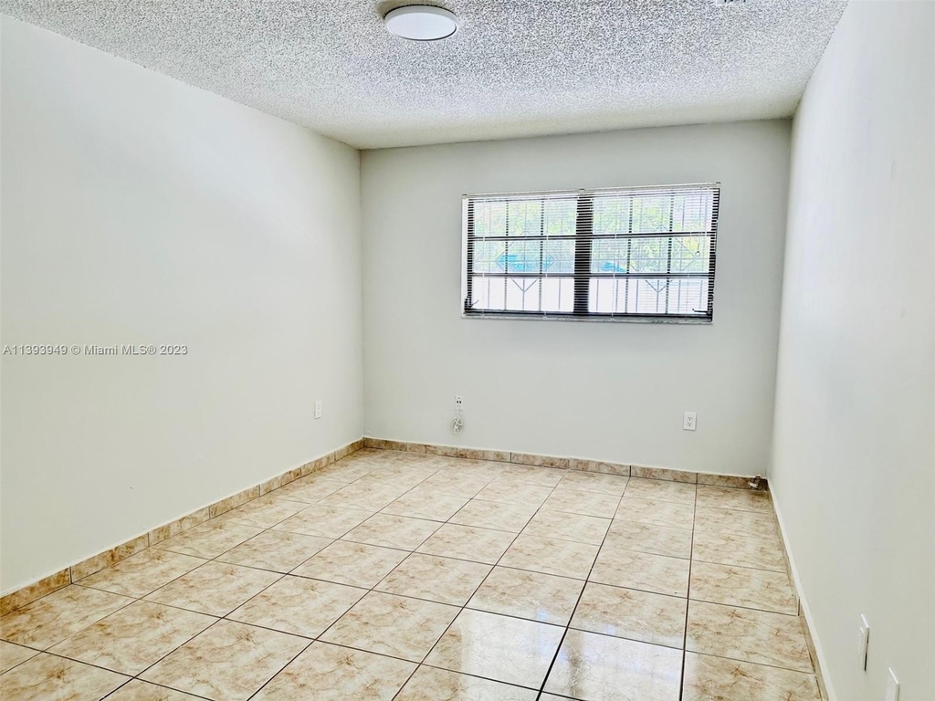 513 Sw 93 Ct - Photo 8