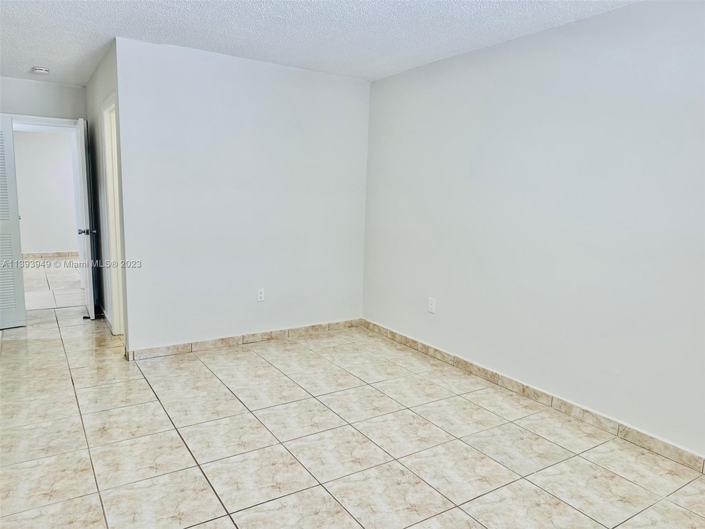 513 Sw 93 Ct - Photo 9