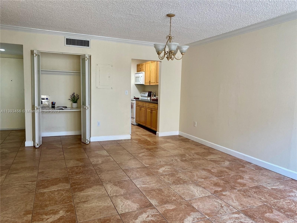 10700 Sw 108th Ave - Photo 1
