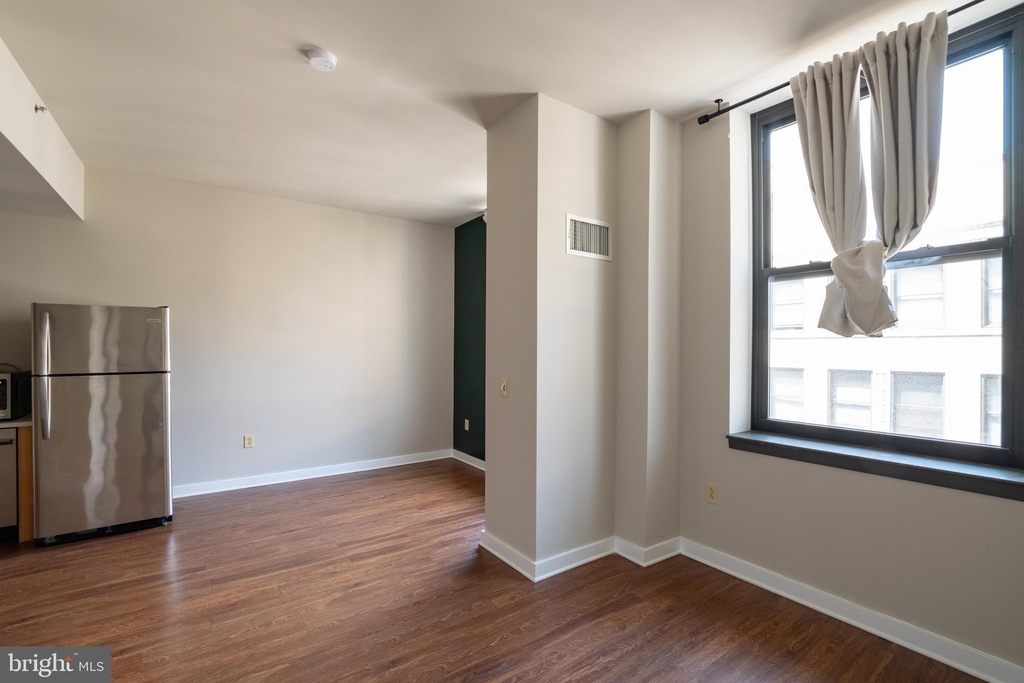 1530 Chestnut Street - Photo 1