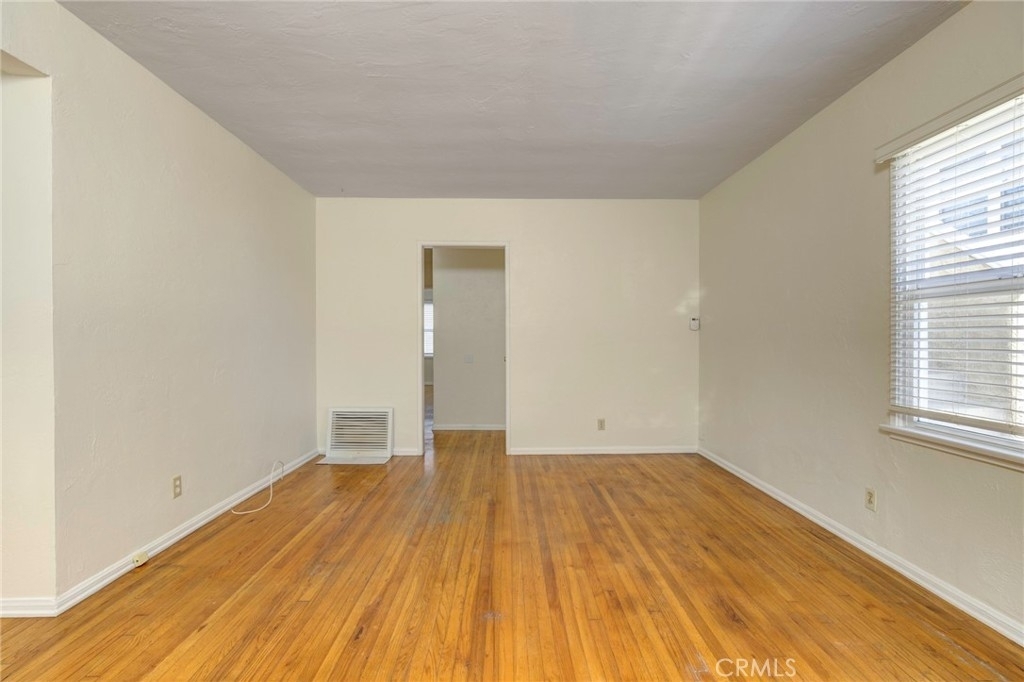 766 W 25th Street - Photo 3