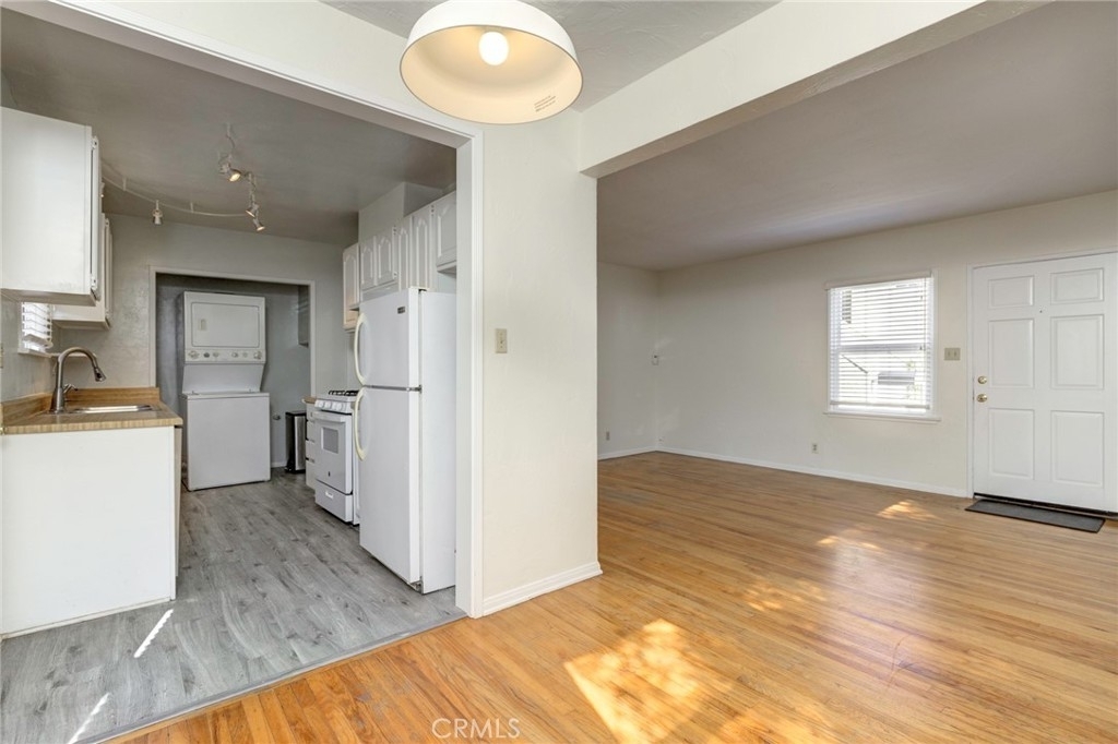 766 W 25th Street - Photo 10