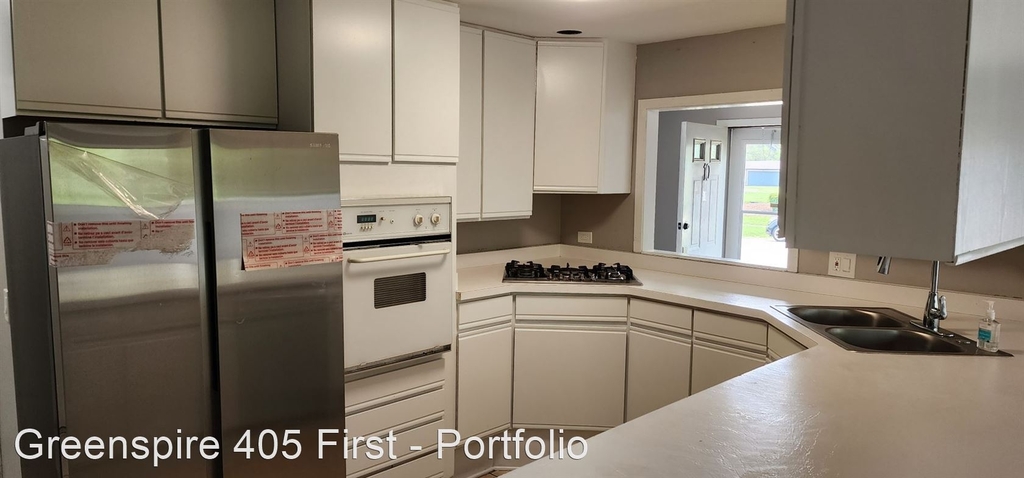 405 First St. - Photo 2