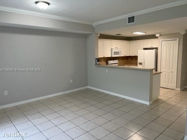 9020 W Flagler St Apt 11 - Photo 4