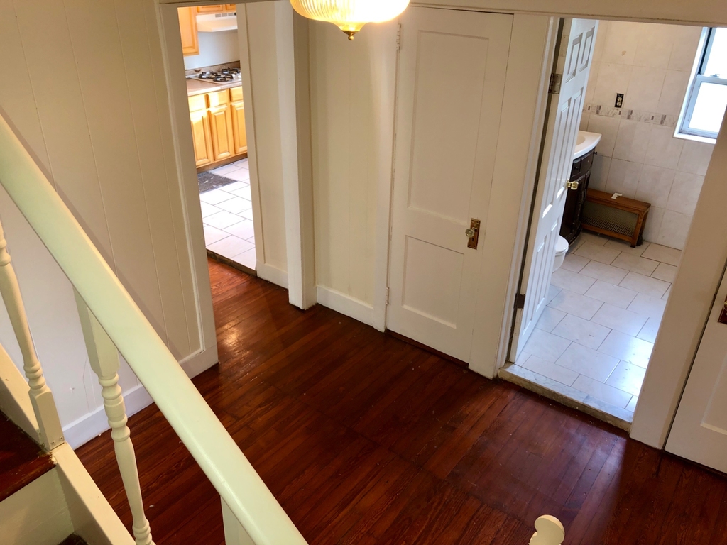 2011 Gildersleeve Avenue - Photo 4