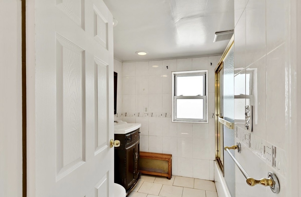 2011 Gildersleeve Avenue - Photo 11