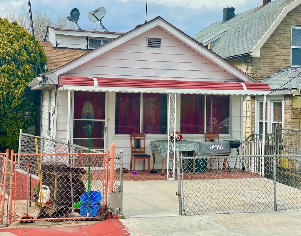 2011 Gildersleeve Avenue - Photo 15