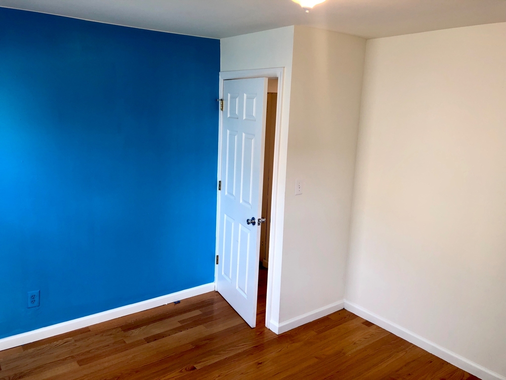 2011 Gildersleeve Avenue - Photo 5