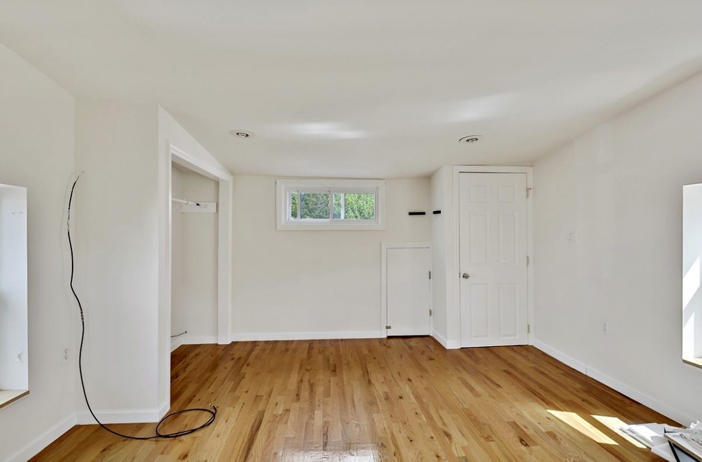 2011 Gildersleeve Avenue - Photo 7