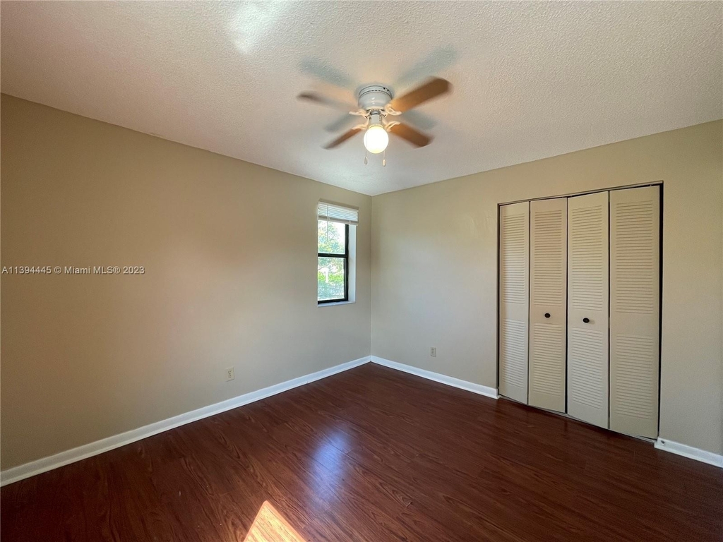 7406 Woodmont Ave - Photo 12