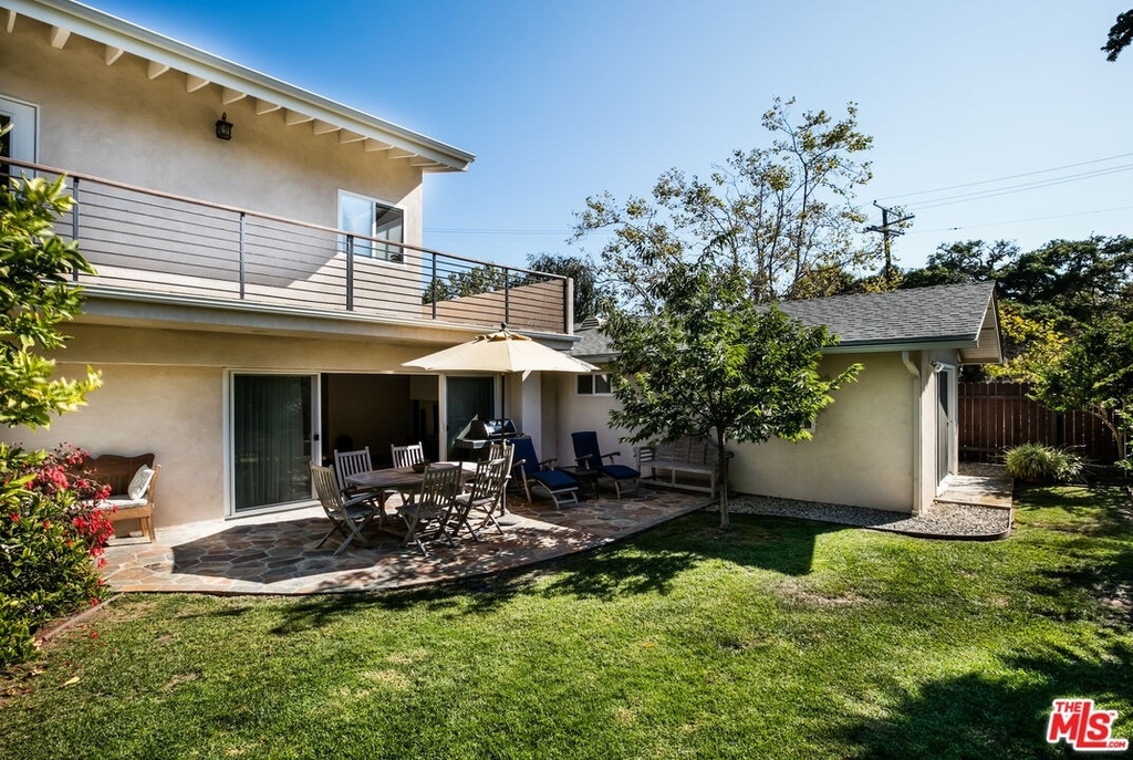 907 Las Pulgas Rd - Photo 0