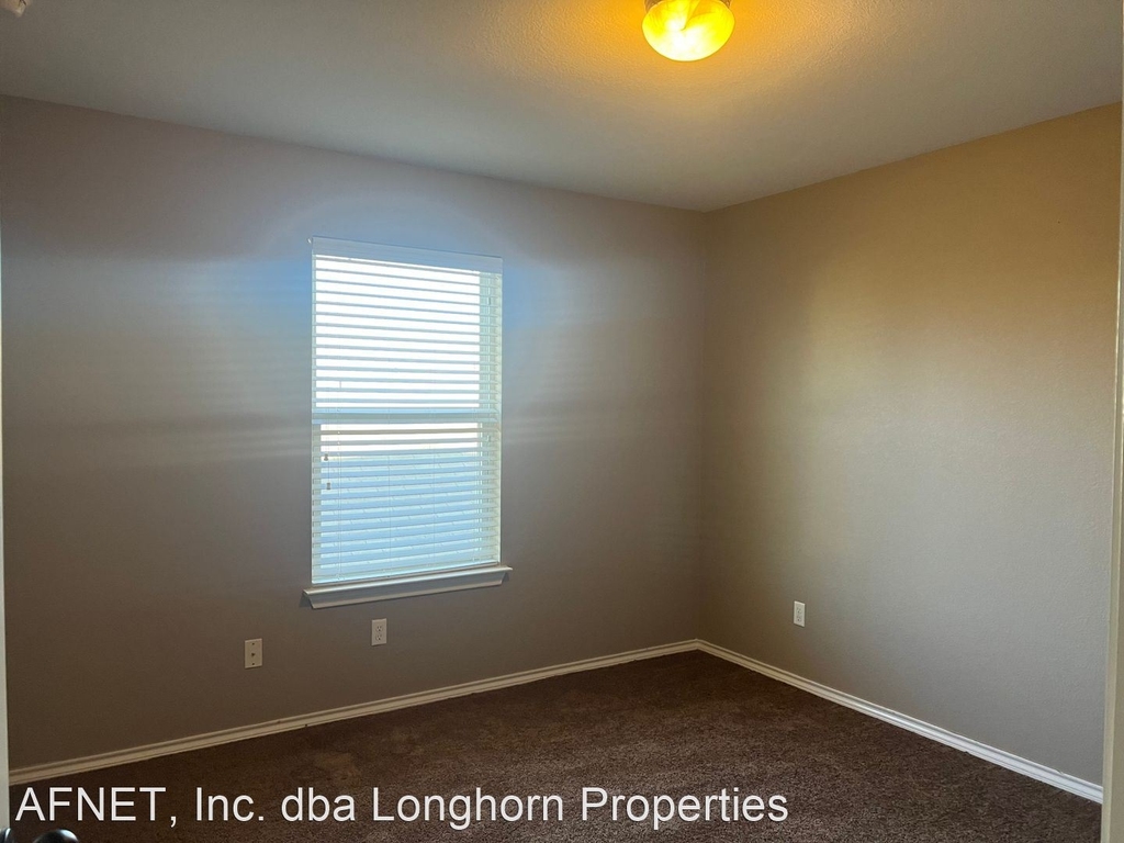 3409 Rusack Dr - Photo 6