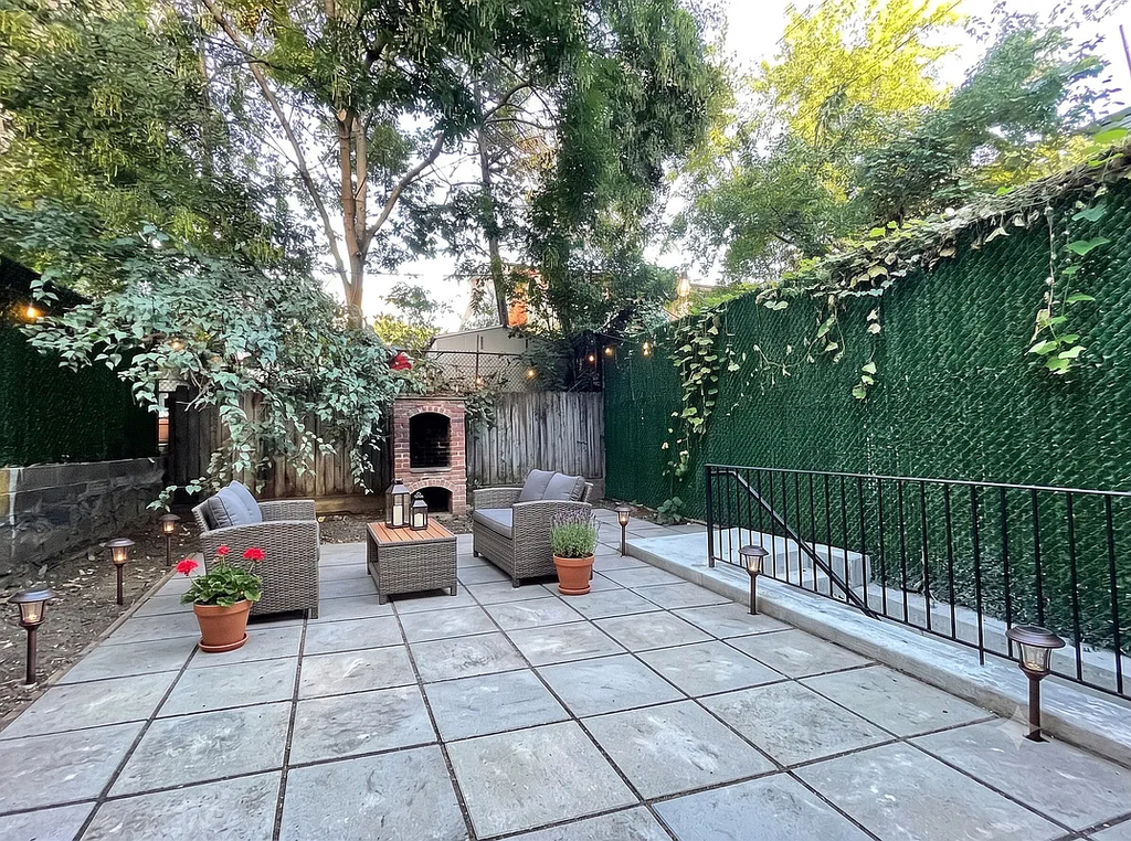 540 Driggs Avenue - Photo 2