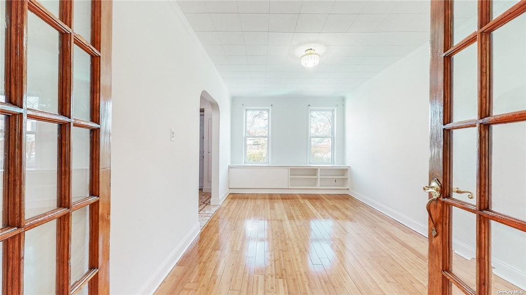 1403 Troy Avenue - Photo 5