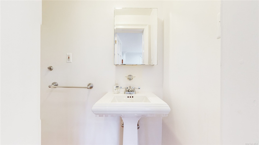 1403 Troy Avenue - Photo 3