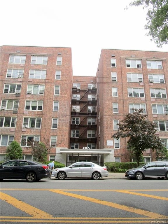 4320 E Van Cortlandt Park - Photo 23