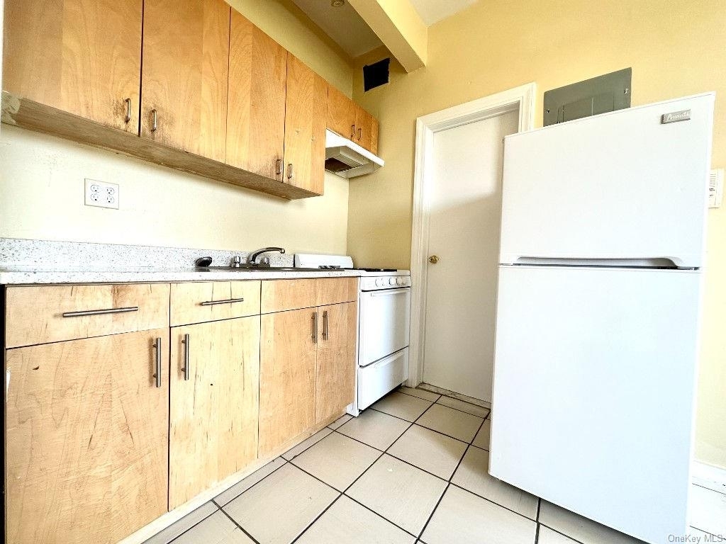 3609 Broadway - Photo 1