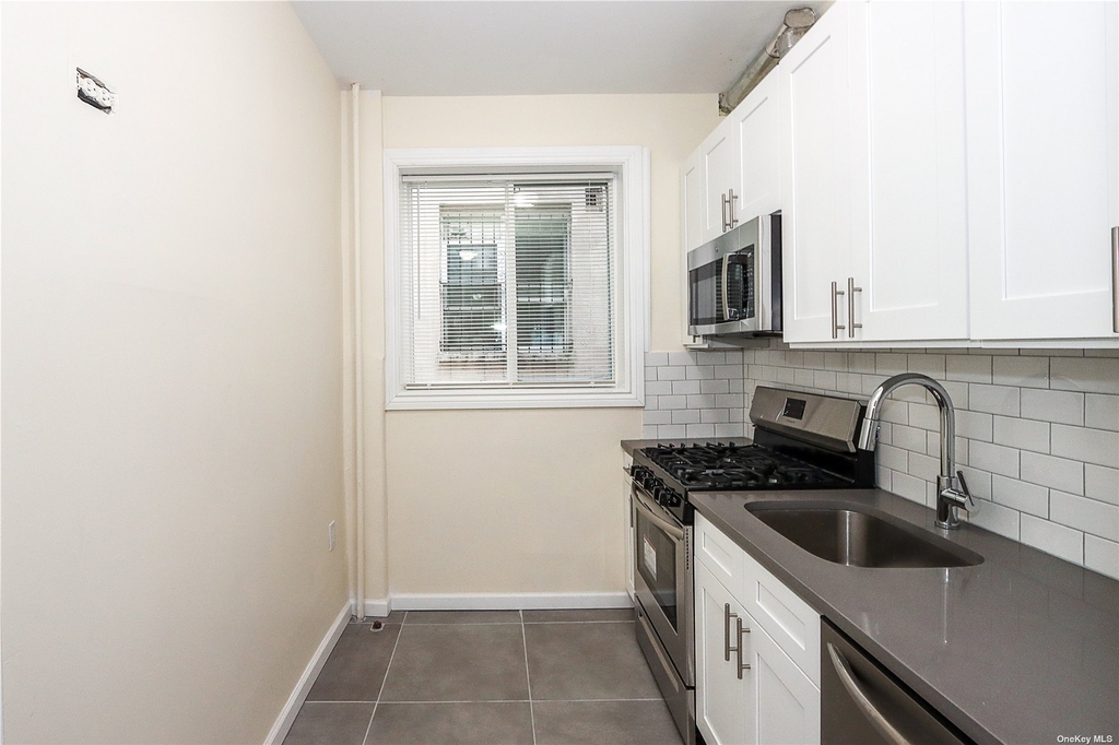 78-10 32nd Avenue - Photo 5