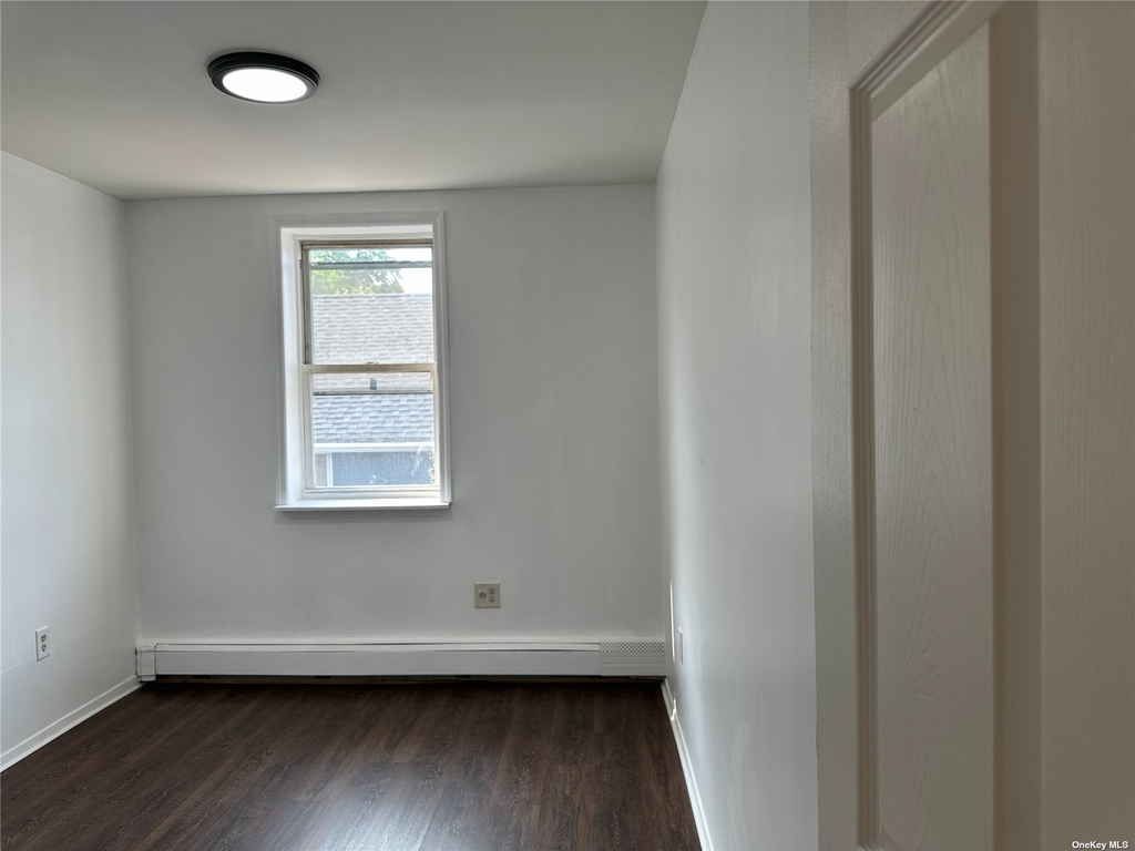 216-05 Jamaica Avenue - Photo 3