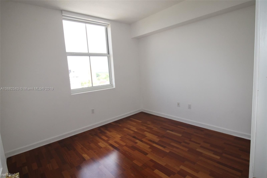 357 Almeria Ave Apt 1502 - Photo 3