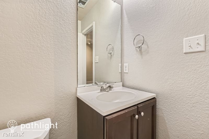 1021 Linden Dr Unit - Photo 16