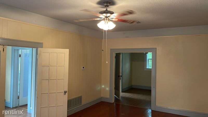2601 Fort Ave 3 - Photo 5