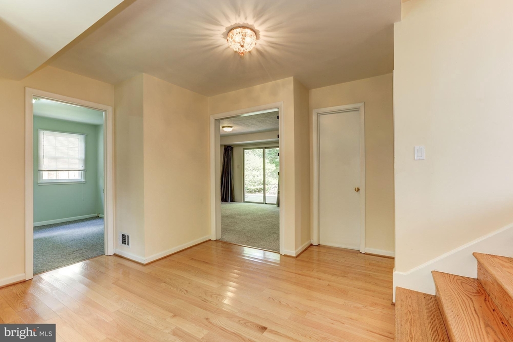 10305 Cheshire Terrace - Photo 5