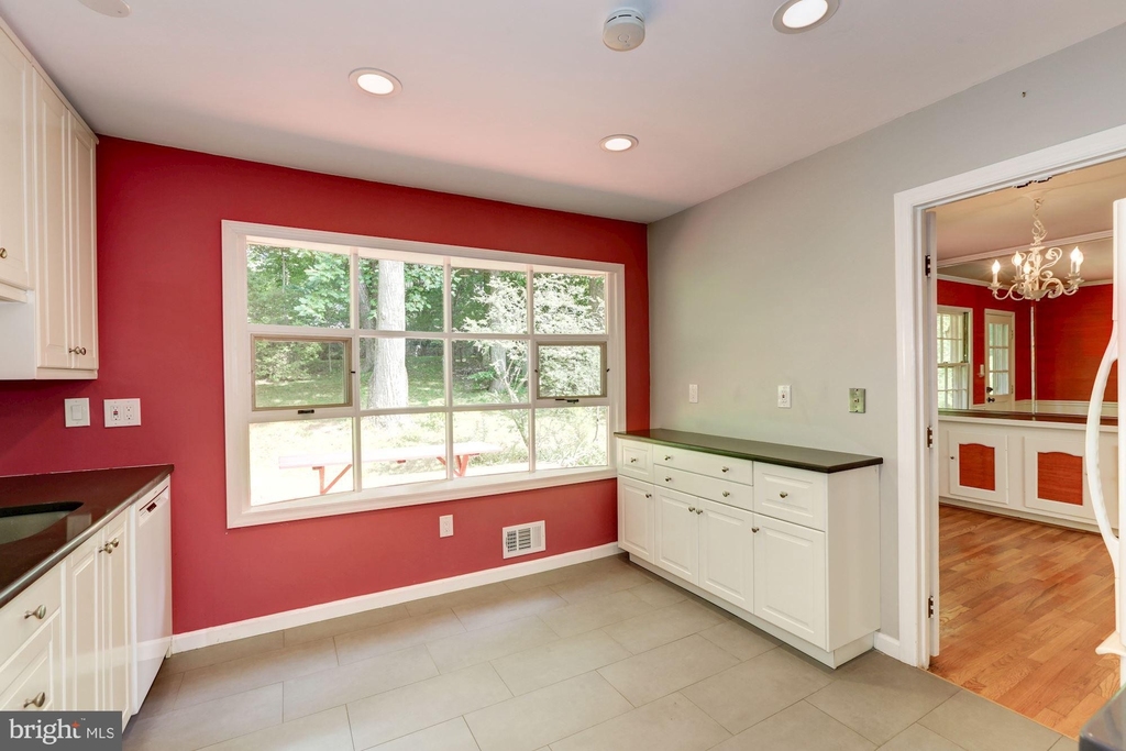 10305 Cheshire Terrace - Photo 13